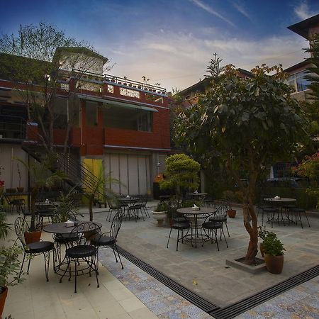 Oyo 131 Hotel Milarepa Катманду Экстерьер фото