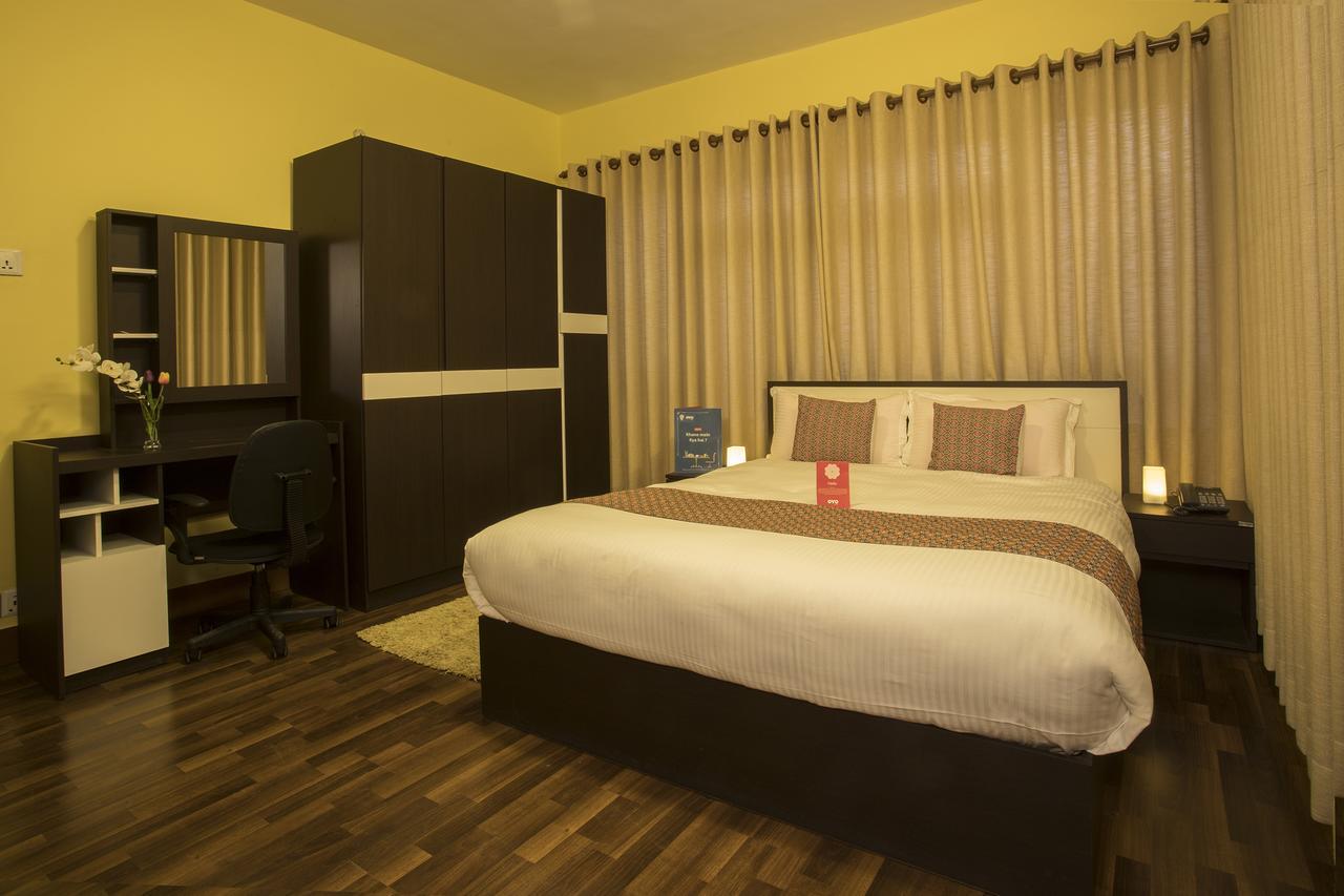 Oyo 131 Hotel Milarepa Катманду Экстерьер фото