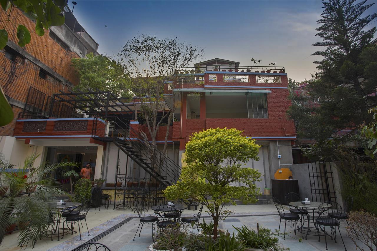 Oyo 131 Hotel Milarepa Катманду Экстерьер фото