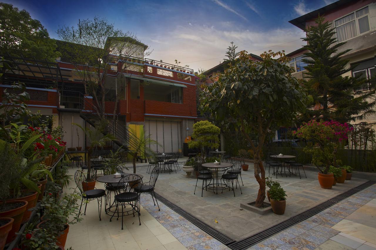 Oyo 131 Hotel Milarepa Катманду Экстерьер фото