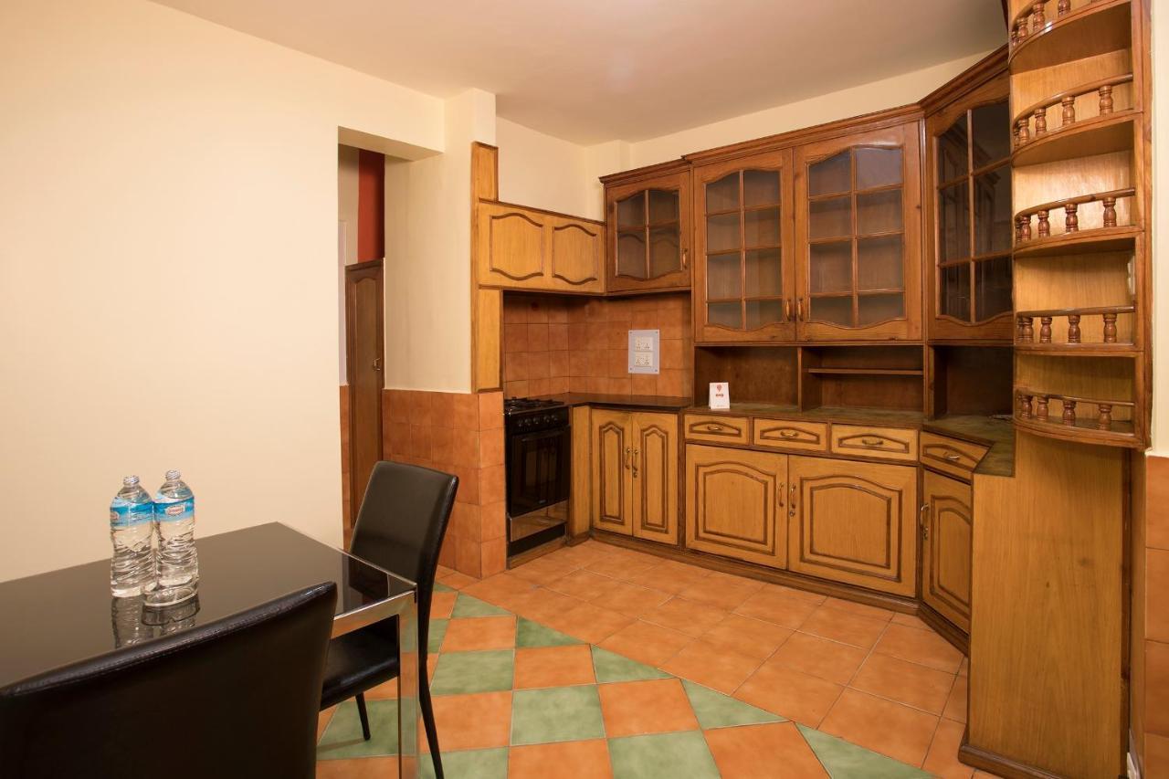 Oyo 131 Hotel Milarepa Катманду Экстерьер фото